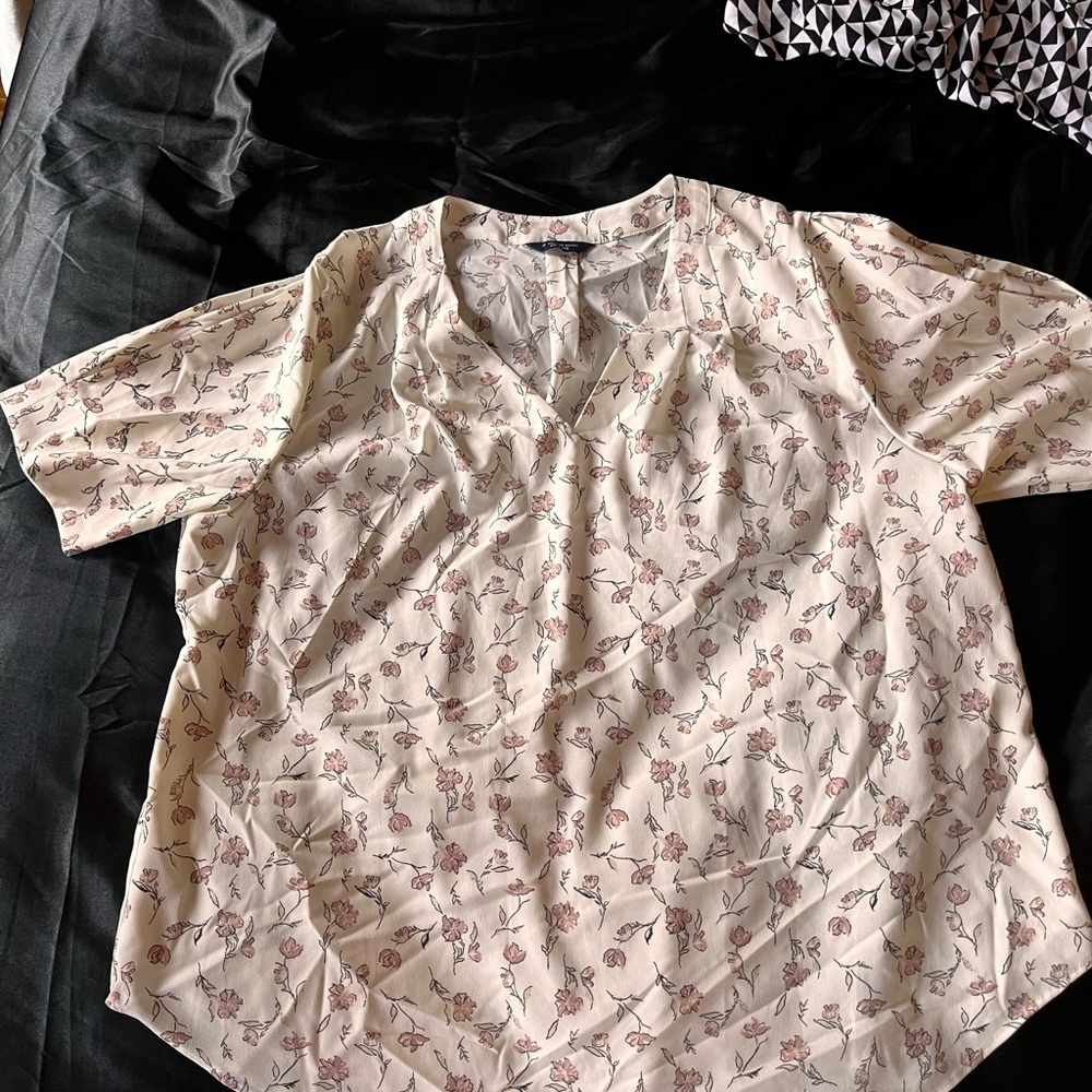 Denver Hayes Cream Floral Blouse